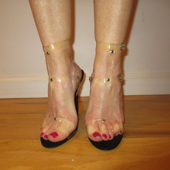 NIB SO ME Clear Invisible Double Buckle Strap High Heel Sandals - Picture 5 of 10